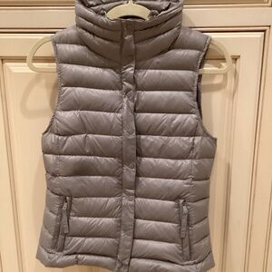 Like new Gap down filled vest